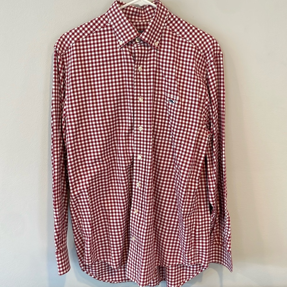 Vineyard vines button down shirt